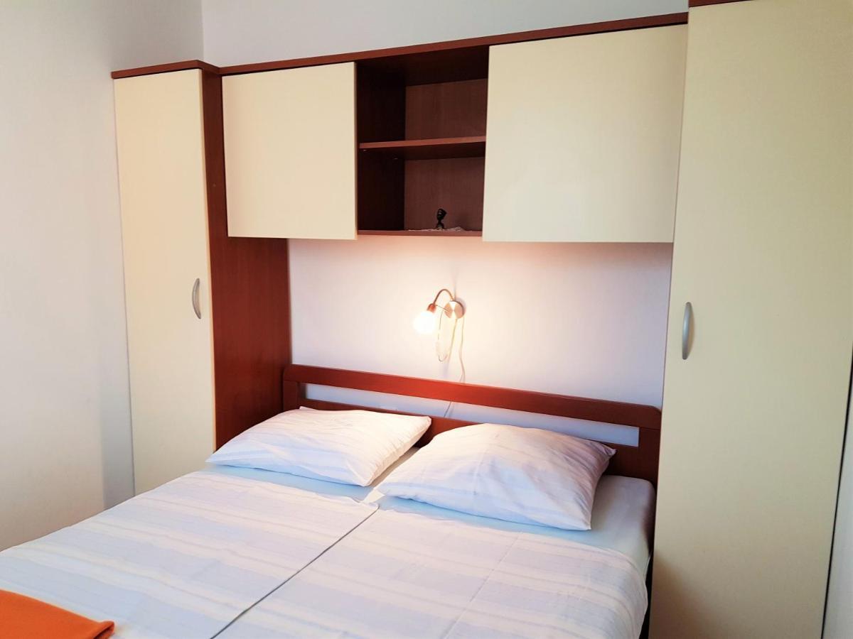 Apartmani Ljerka 马林斯卡 外观 照片