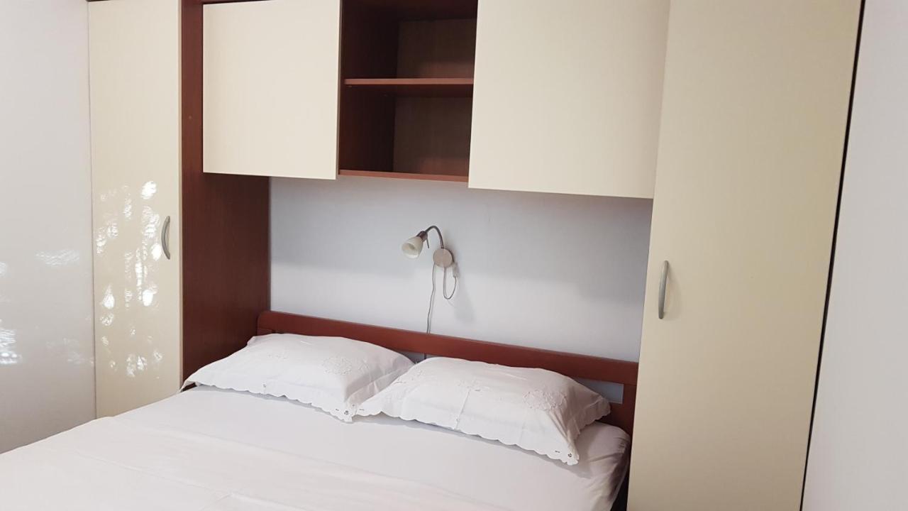 Apartmani Ljerka 马林斯卡 外观 照片
